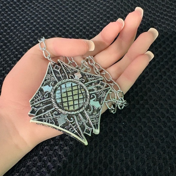 Vintage Vampire Necklace Gothic Cross Pendant Unisex - Picture 5 of 13